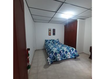 Venta Casa Tres Pisos Santa Isabel