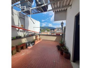 Venta Casa Tres Pisos Santa Isabel