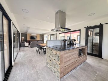 Venta en Residencial 1 de Costa Esmeralda - 3 dormitorios - pileta - fondo privado