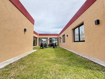 Venta en Residencial 1 de Costa Esmeralda - 3 dormitorios - pileta - fondo privado