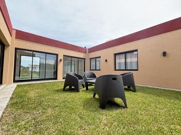 Venta en Residencial 1 de Costa Esmeralda - 3 dormitorios - pileta - fondo privado