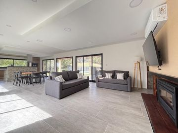 Venta en Residencial 1 de Costa Esmeralda - 3 dormitorios - pileta - fondo privado