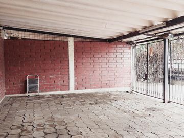 Casa en  venta Urdesa Central, avenida Las monjas conjunto  Reina Victoria GraC.