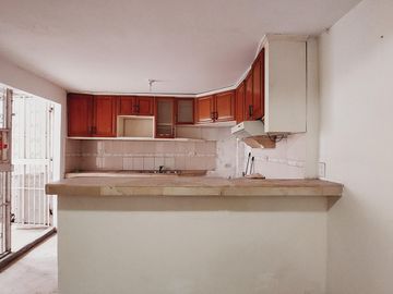 Casa en  venta Urdesa Central, avenida Las monjas conjunto  Reina Victoria GraC.