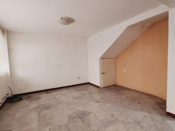 Casa en  venta Urdesa Central, avenida Las monjas conjunto  Reina Victoria GraC.