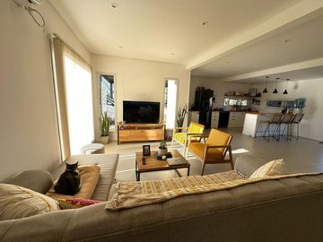 Casa en venta - 3 Dormitorios 3 Baños - 800Mts2 - Ingeniero Maschwitz