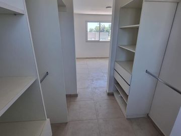 Casa en venta en Pilar del Este, San Ramon