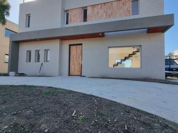 Casa en venta en Pilar del Este, San Ramon