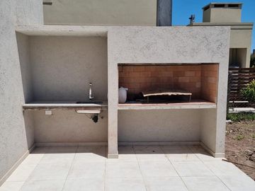 Casa en venta en Pilar del Este, San Ramon