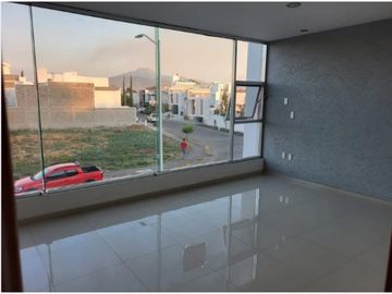 CASA RUBEN NAVARRO FRAC. PARAISO AZUL, ZAMORA MICHOACAN