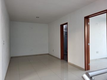 CASA RUBEN NAVARRO FRAC. PARAISO AZUL, ZAMORA MICHOACAN