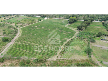 Macrolote en Olón, Santa Elena