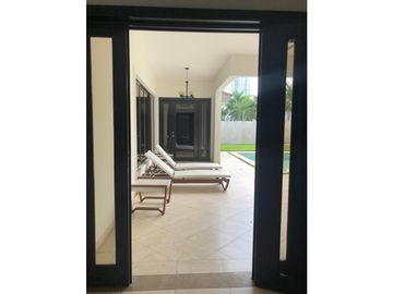 VENTA DE CASA EN COSTA DEL ESTE - PH PASEO DEL PARQUE