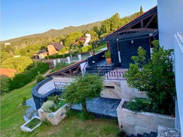 Venta - Casa de Categoria - Costa Azul, Villa Carlos Paz