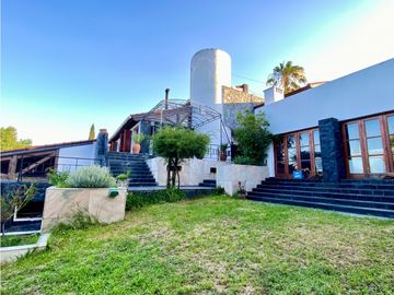Venta - Casa de Categoria - Costa Azul, Villa Carlos Paz