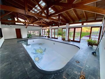 Venta - Casa de Categoria - Costa Azul, Villa Carlos Paz