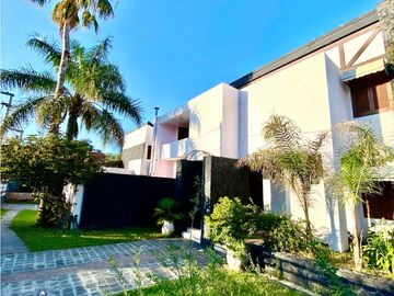 Venta - Casa de Categoria - Costa Azul, Villa Carlos Paz
