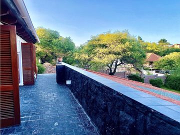 Venta - Casa de Categoria - Costa Azul, Villa Carlos Paz