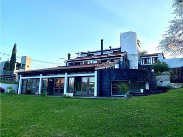 Venta - Casa de Categoria - Costa Azul, Villa Carlos Paz