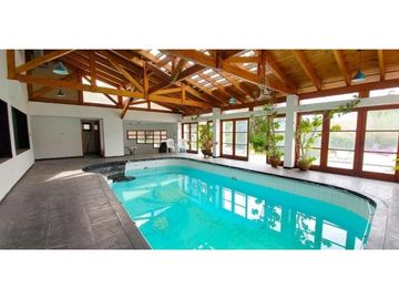 Venta - Casa de Categoria - Costa Azul, Villa Carlos Paz