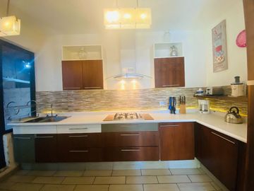Casa Sola en Pedregal de las Fuentes Jiutepec - CAEN-1089-Cs