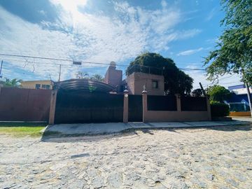 Casa Sola en Pedregal de las Fuentes Jiutepec - CAEN-1089-Cs