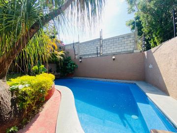 Casa Sola en Pedregal de las Fuentes Jiutepec - CAEN-1089-Cs