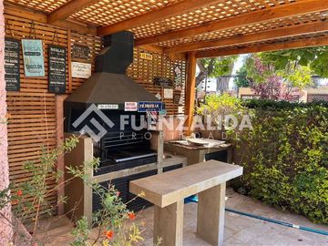 Casa en Venta en Entre Helsby y Onofre Jarpa