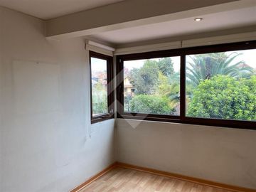 Casa en Venta en Entre Helsby y Onofre Jarpa