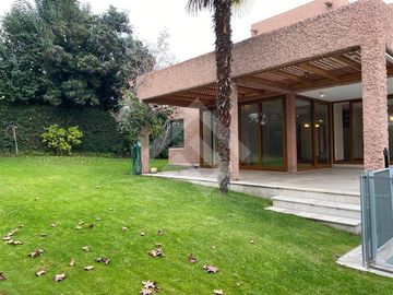 Casa en Venta en Entre Helsby y Onofre Jarpa
