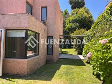 Casa en Venta en Entre Helsby y Onofre Jarpa