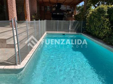 Casa en Venta en Entre Helsby y Onofre Jarpa