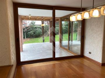 Casa en Venta en Entre Helsby y Onofre Jarpa