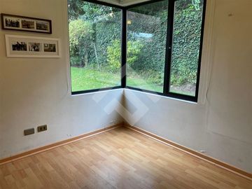 Casa en Venta en Entre Helsby y Onofre Jarpa