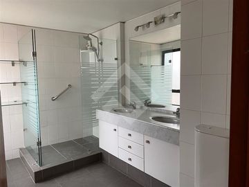 Casa en Venta en Entre Helsby y Onofre Jarpa
