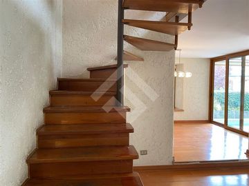 Casa en Venta en Entre Helsby y Onofre Jarpa