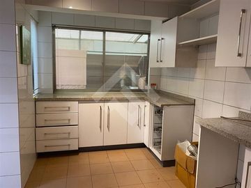 Casa en Venta en Entre Helsby y Onofre Jarpa