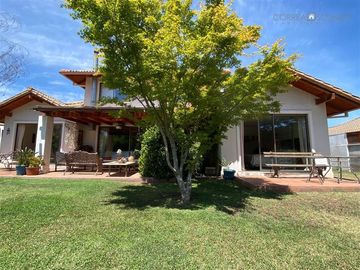 Casa en Venta en Adobes de Nogales, Machalí