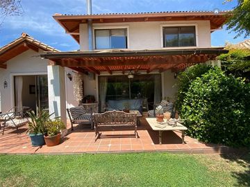 Casa en Venta en Adobes de Nogales, Machalí