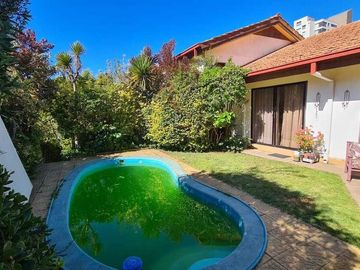 Vende Casa Con Piscina En Jardín del Mar