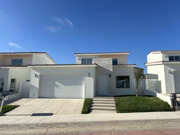 Venta Casa Nueva Bajamar resort frente al mar Ensenada BC