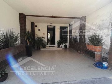 CASA DE 2 PISOS ESTILO RUSTICO MODERNO EN FRACC. ARKO SAN PEDRO