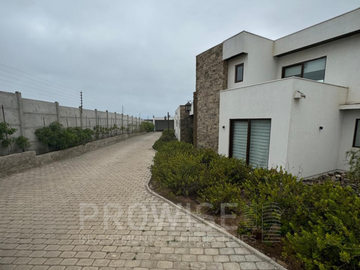 Casa en Venta en La Herradura