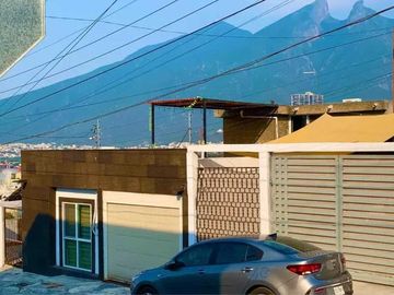CASA EN VENTA EN COL. ALTAVISTA EN MONTERREY