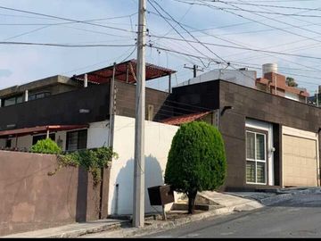CASA EN VENTA EN COL. ALTAVISTA EN MONTERREY
