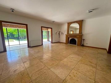Casa en venta en Barrio Privado en Chacras de Coria