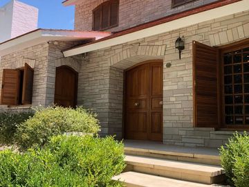 Casa en  Venta en Quinta Sección - Capital - Mendoza