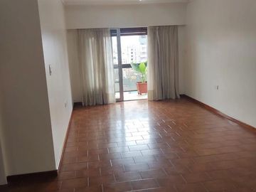 Departamento en venta - 3 Dormitorios 2 Baños - Cochera - 115Mts2 - Lanús Oeste