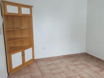 Departamento en venta - 3 Dormitorios 2 Baños - Cochera - 115Mts2 - Lanús Oeste