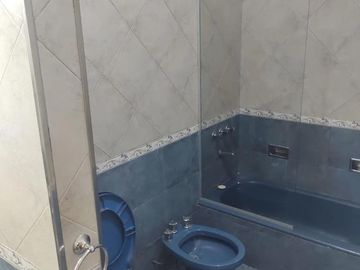 Departamento en venta - 3 Dormitorios 2 Baños - Cochera - 115Mts2 - Lanús Oeste